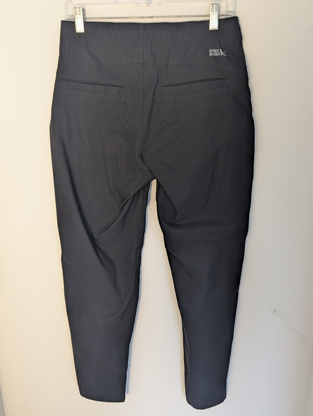 Eddie Bauer women's Black joggers Pants size 8  Pockets outdoor hiking euc